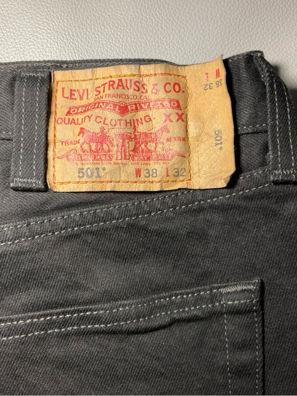 Levi's Men's Black Bootcut Jeans with Red Tab - Picture 3 of 9